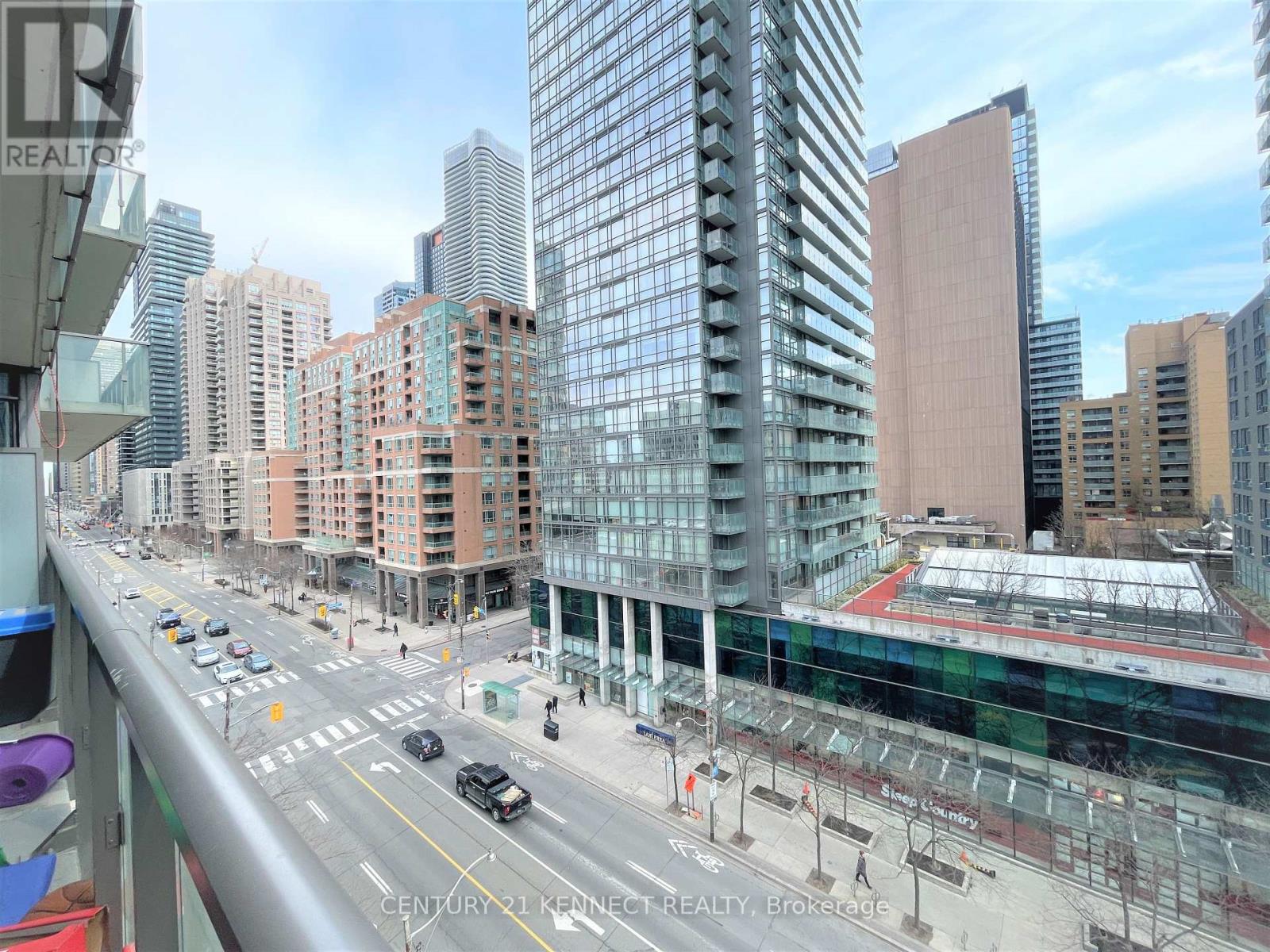 608 - 832 Bay Street, Toronto, Ontario  M5S 1Z6 - Photo 11 - C12990896