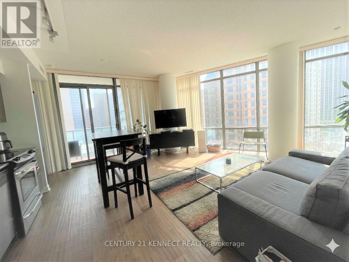 608 - 832 Bay Street, Toronto, Ontario  M5S 1Z6 - Photo 2 - C12990896