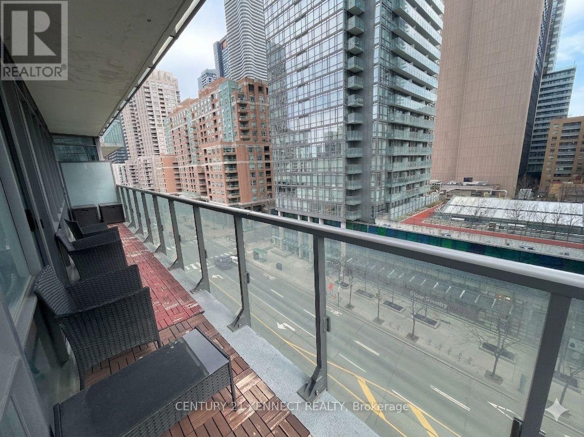 608 - 832 Bay Street, Toronto, Ontario  M5S 1Z6 - Photo 8 - C12990896