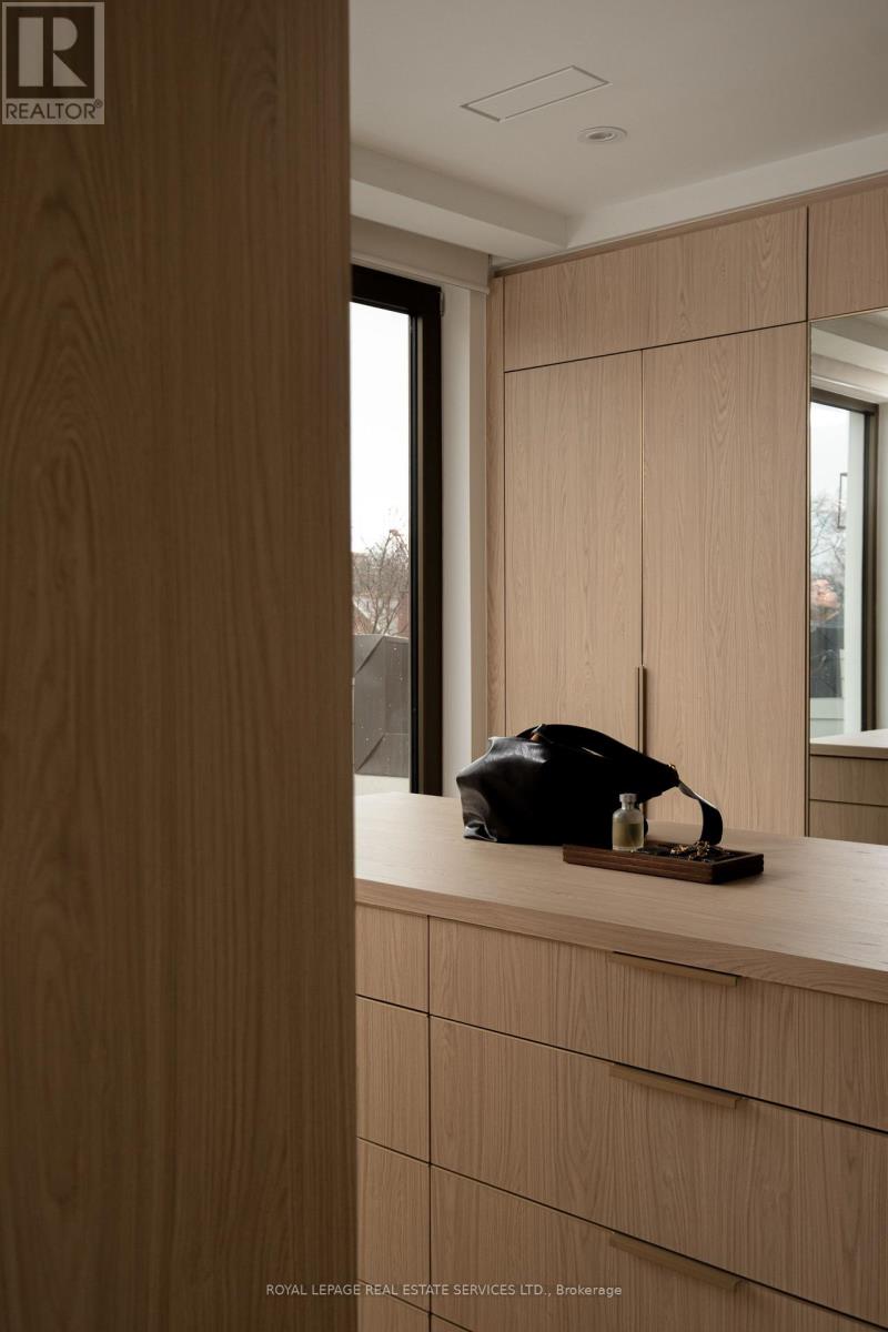 Fourth Level - 32 Rowanwood Avenue, Toronto, Ontario  M4W 1Y7 - Photo 16 - C12990900