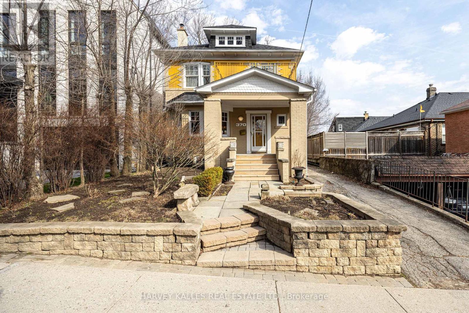 370 ST CLEMENTS AVENUE, Toronto, Ontario