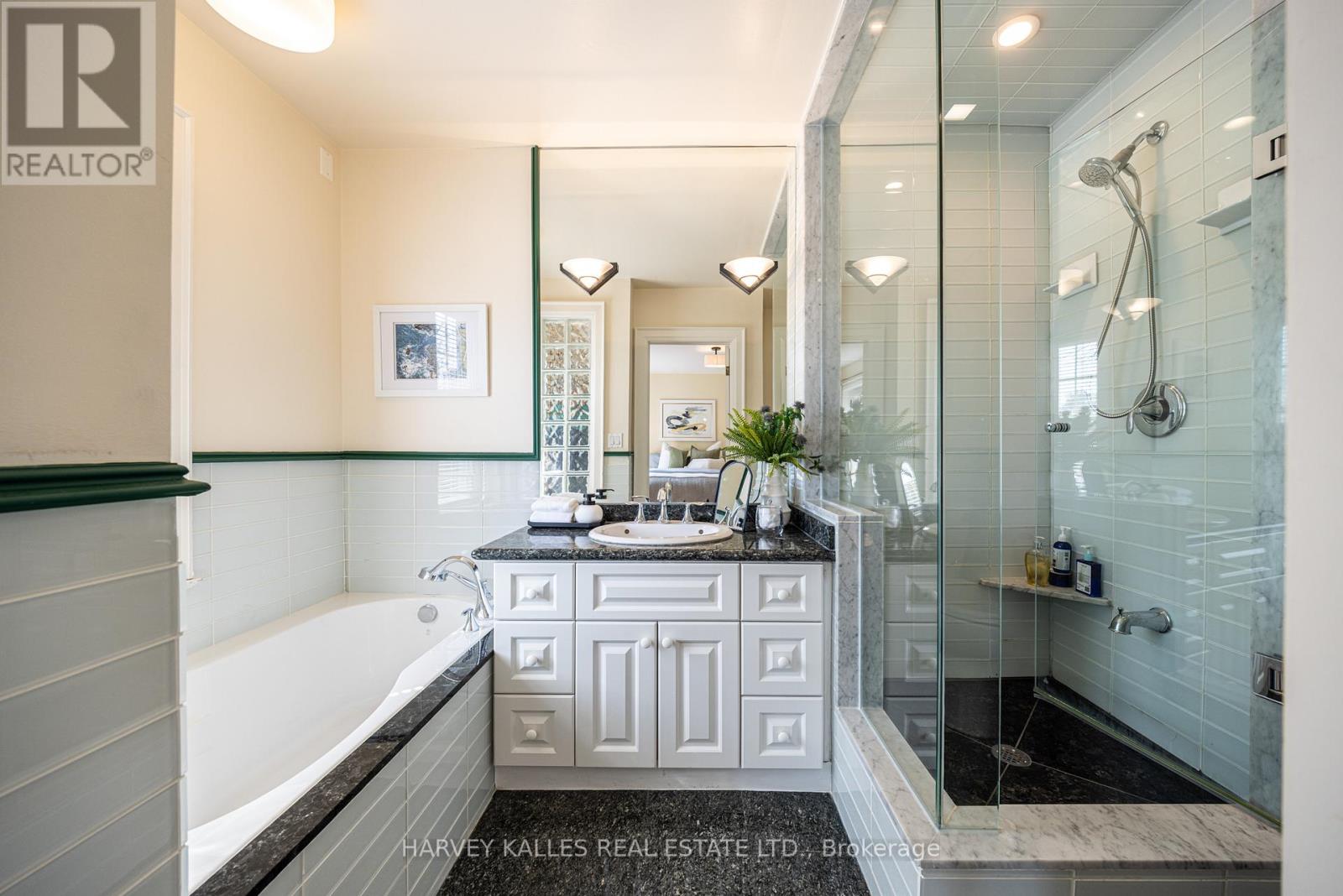 370 St Clements Avenue, Toronto, Ontario  M5N 1M1 - Photo 26 - C12991084