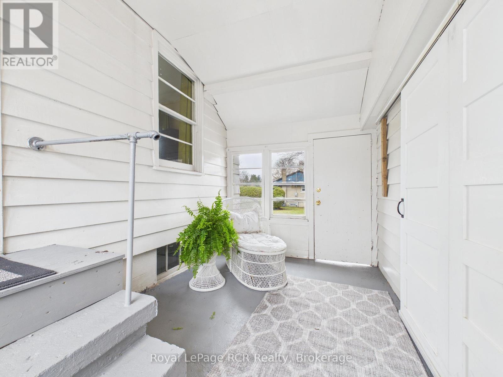 380 Winston Street E, North Perth, Ontario N4W 2T8 - Photo 3 - X12990838