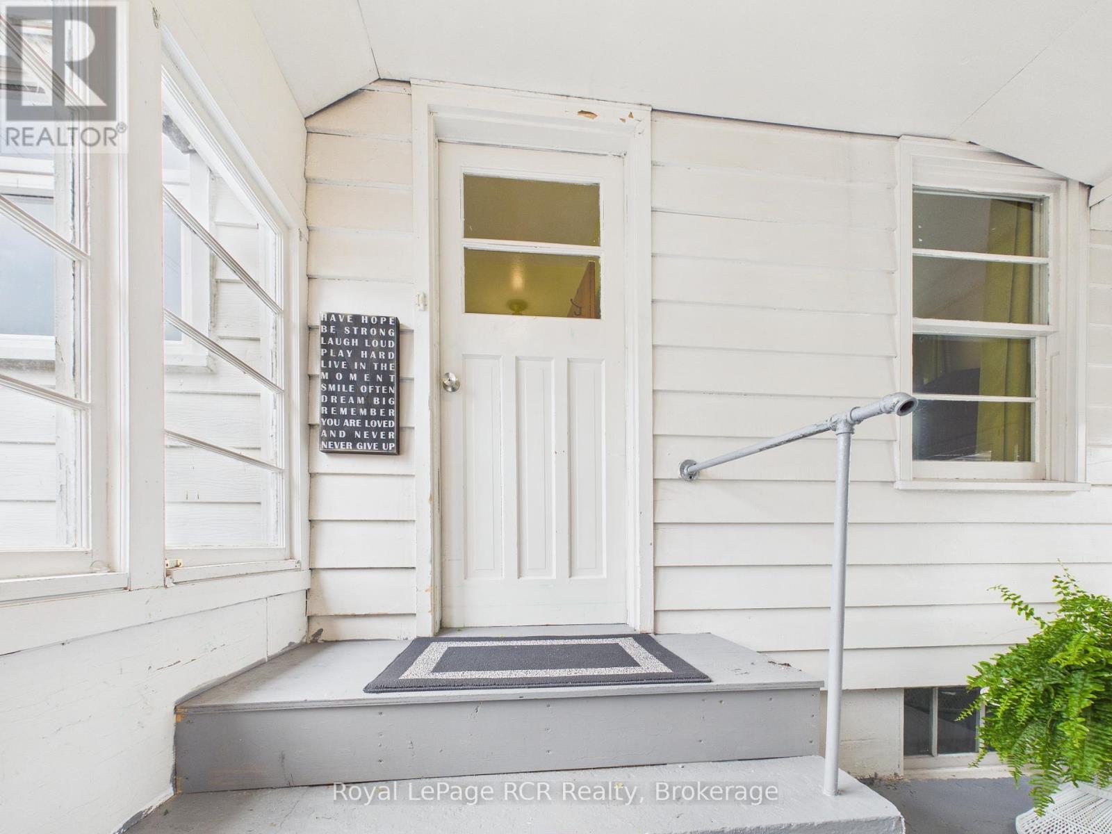 380 Winston Street E, North Perth, Ontario N4W 2T8 - Photo 4 - X12990838