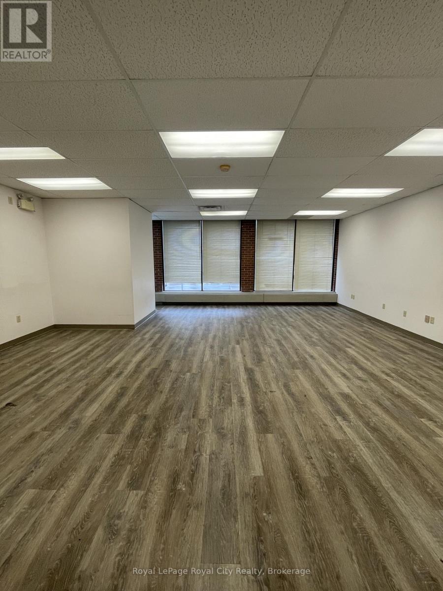 1 - 46 Cork Street E, Guelph, Ontario  N1H 2W8 - Photo 2 - X12990860