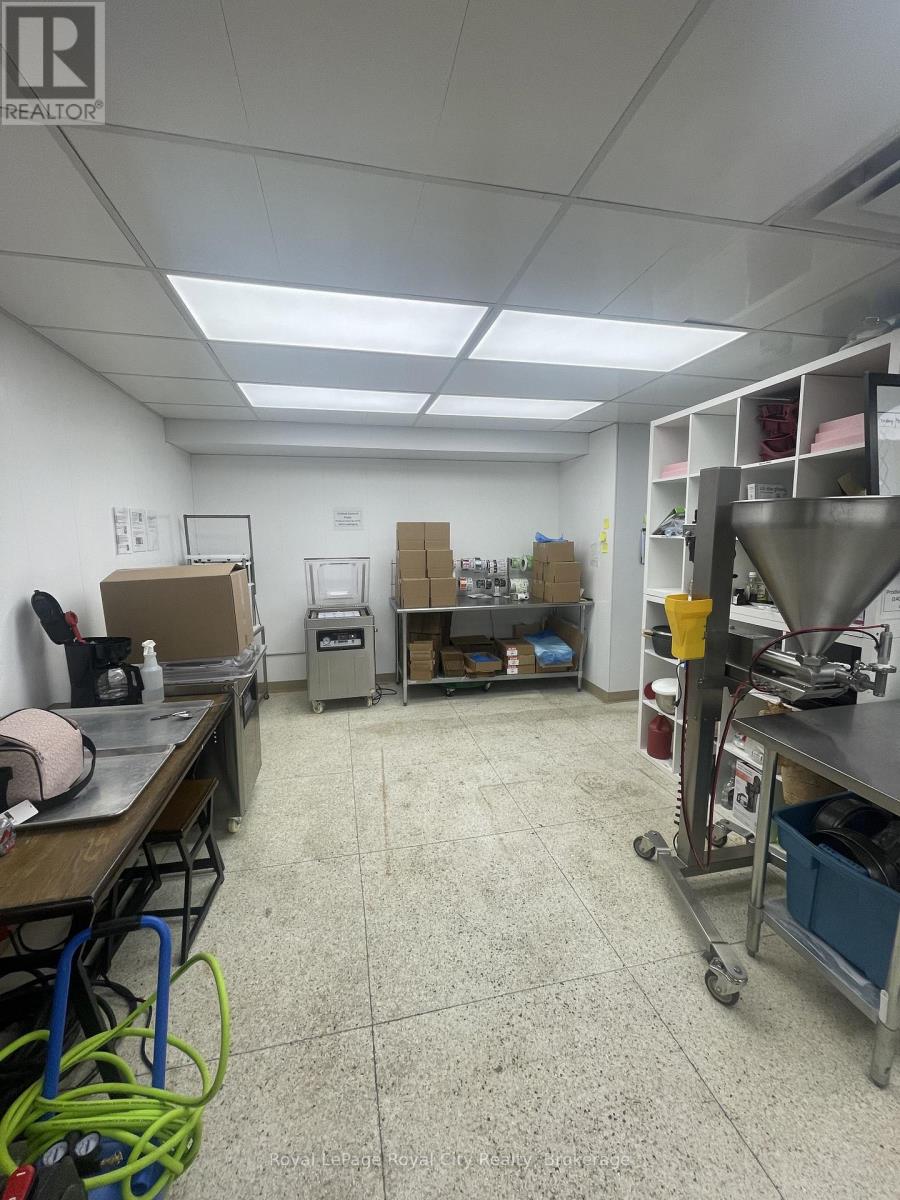 563 Woolwich Street, Guelph, Ontario  N1H 3Y4 - Photo 8 - X12990872