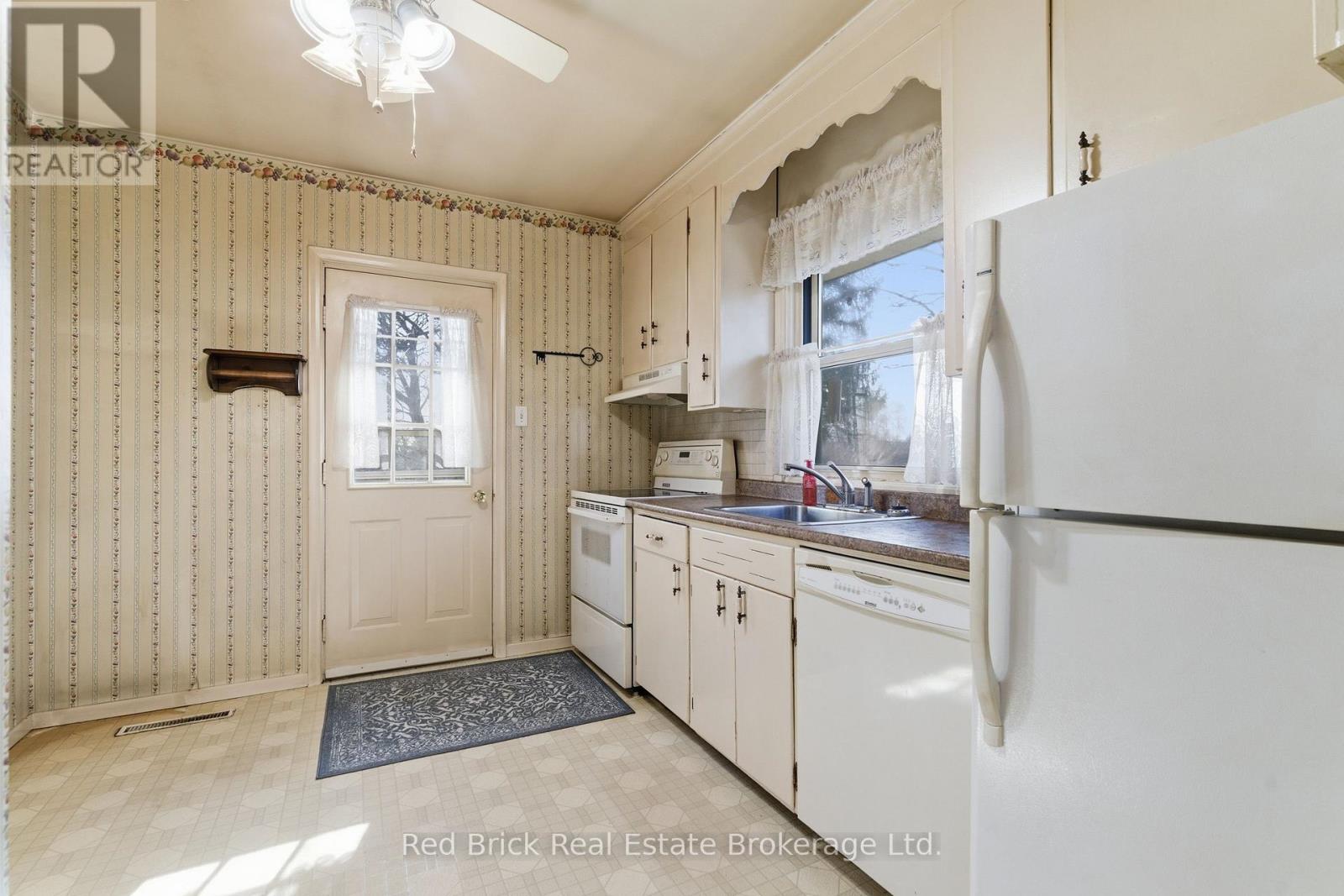 38 Dumbarton Street, Guelph, Ontario N1E 3T3 - Photo 10 - X12990908