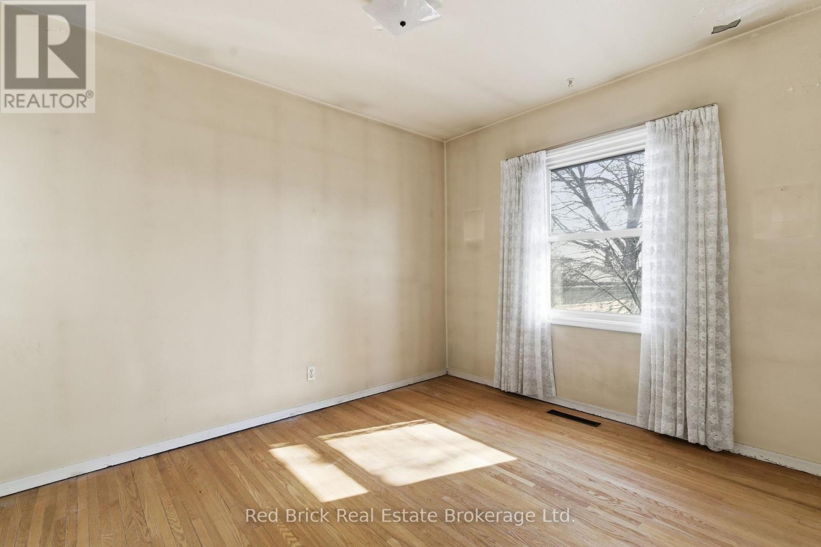 38 Dumbarton Street, Guelph, Ontario N1E 3T3 - Photo 17 - X12990908