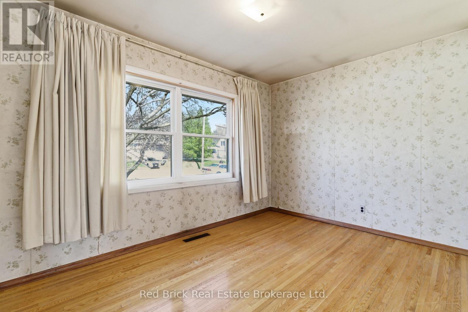 38 Dumbarton Street, Guelph, Ontario N1E 3T3 - Photo 19 - X12990908