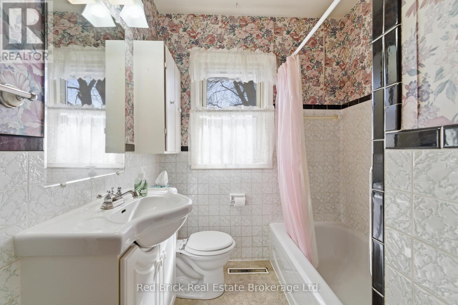 38 Dumbarton Street, Guelph, Ontario N1E 3T3 - Photo 21 - X12990908