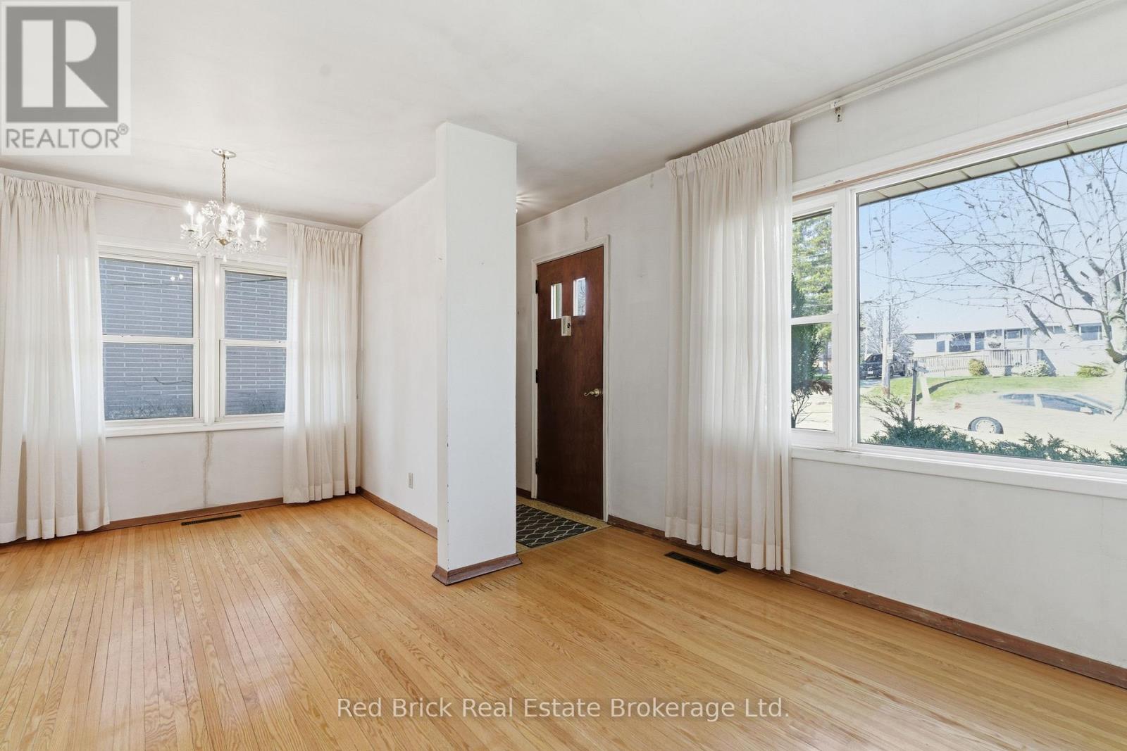 38 Dumbarton Street, Guelph, Ontario N1E 3T3 - Photo 6 - X12990908