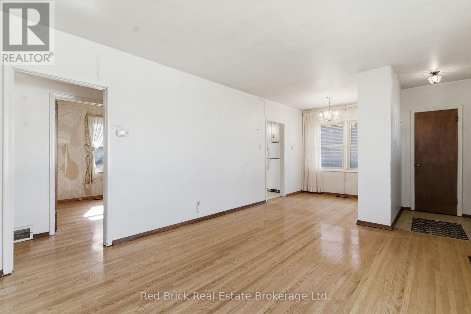 38 Dumbarton Street, Guelph, Ontario N1E 3T3 - Photo 7 - X12990908