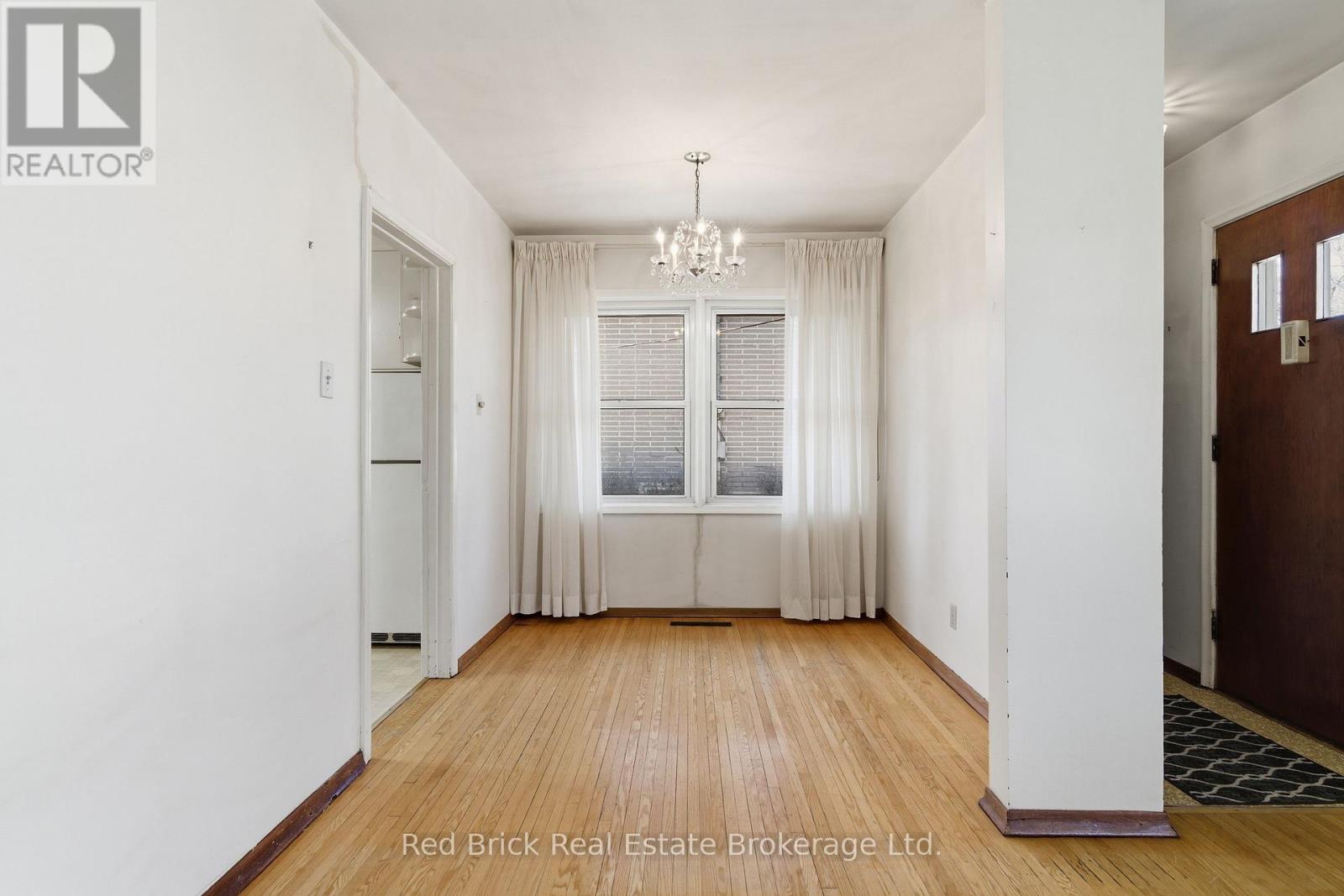 38 Dumbarton Street, Guelph, Ontario N1E 3T3 - Photo 8 - X12990908