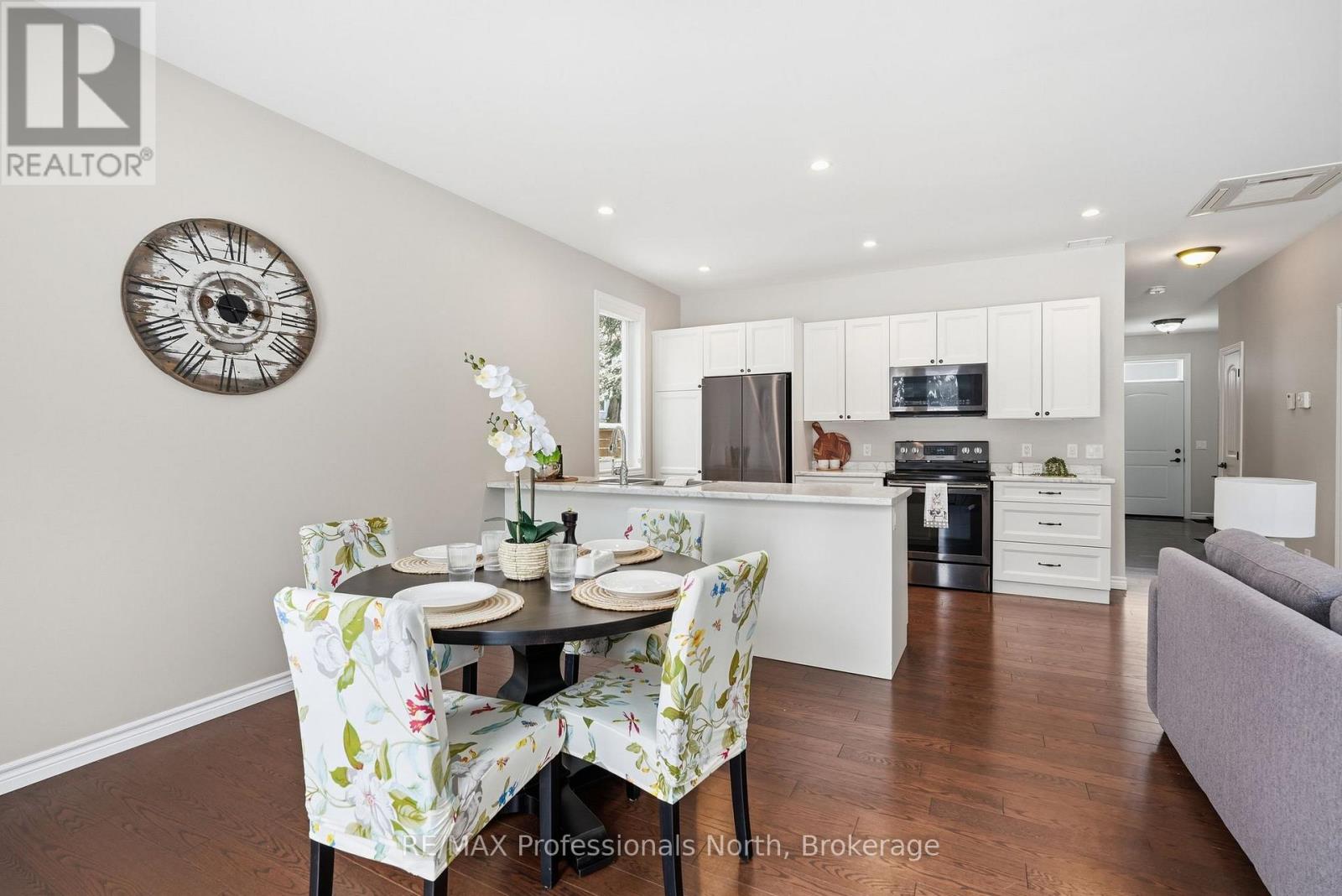 11 Autumn Lane, Huntsville, Ontario  P1H 0C7 - Photo 11 - X12990910