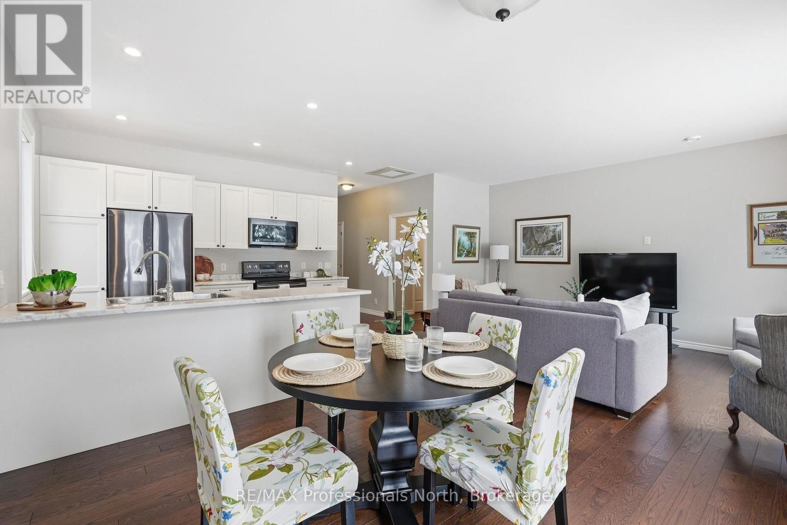 11 Autumn Lane, Huntsville, Ontario  P1H 0C7 - Photo 12 - X12990910