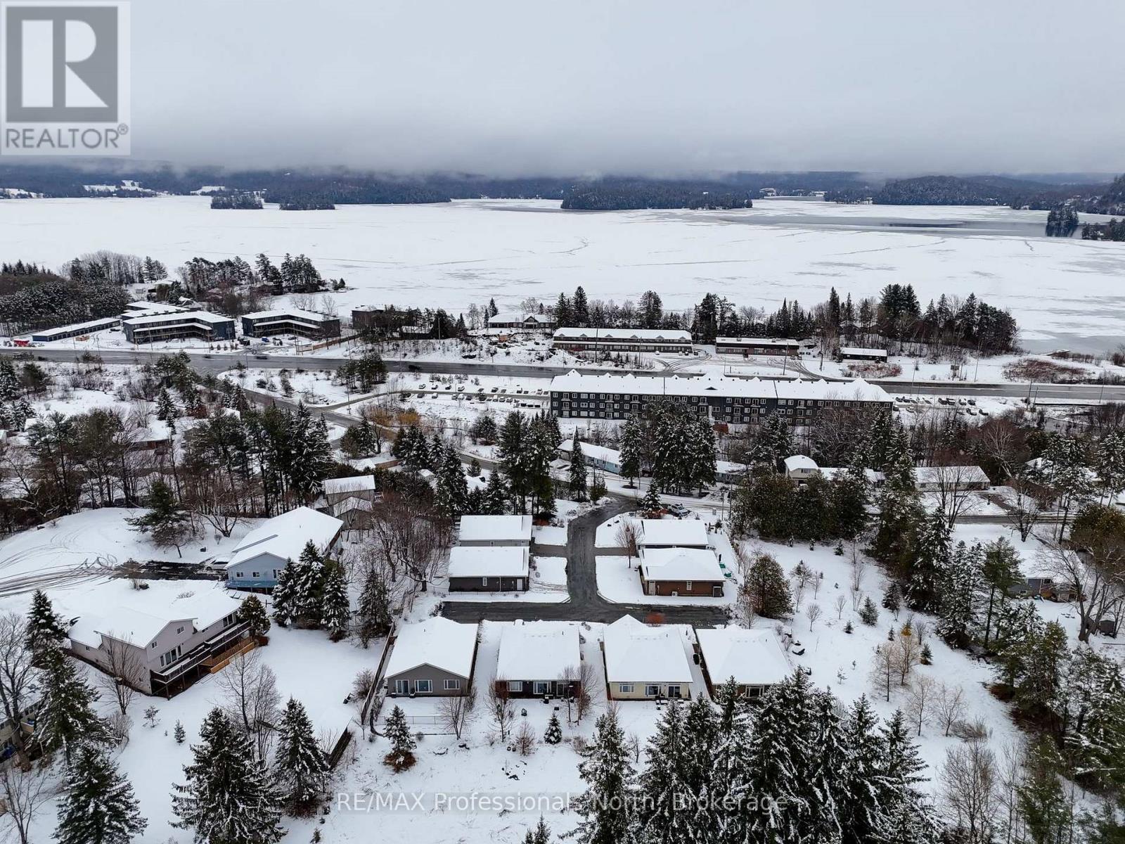 11 Autumn Lane, Huntsville, Ontario  P1H 0C7 - Photo 27 - X12990910