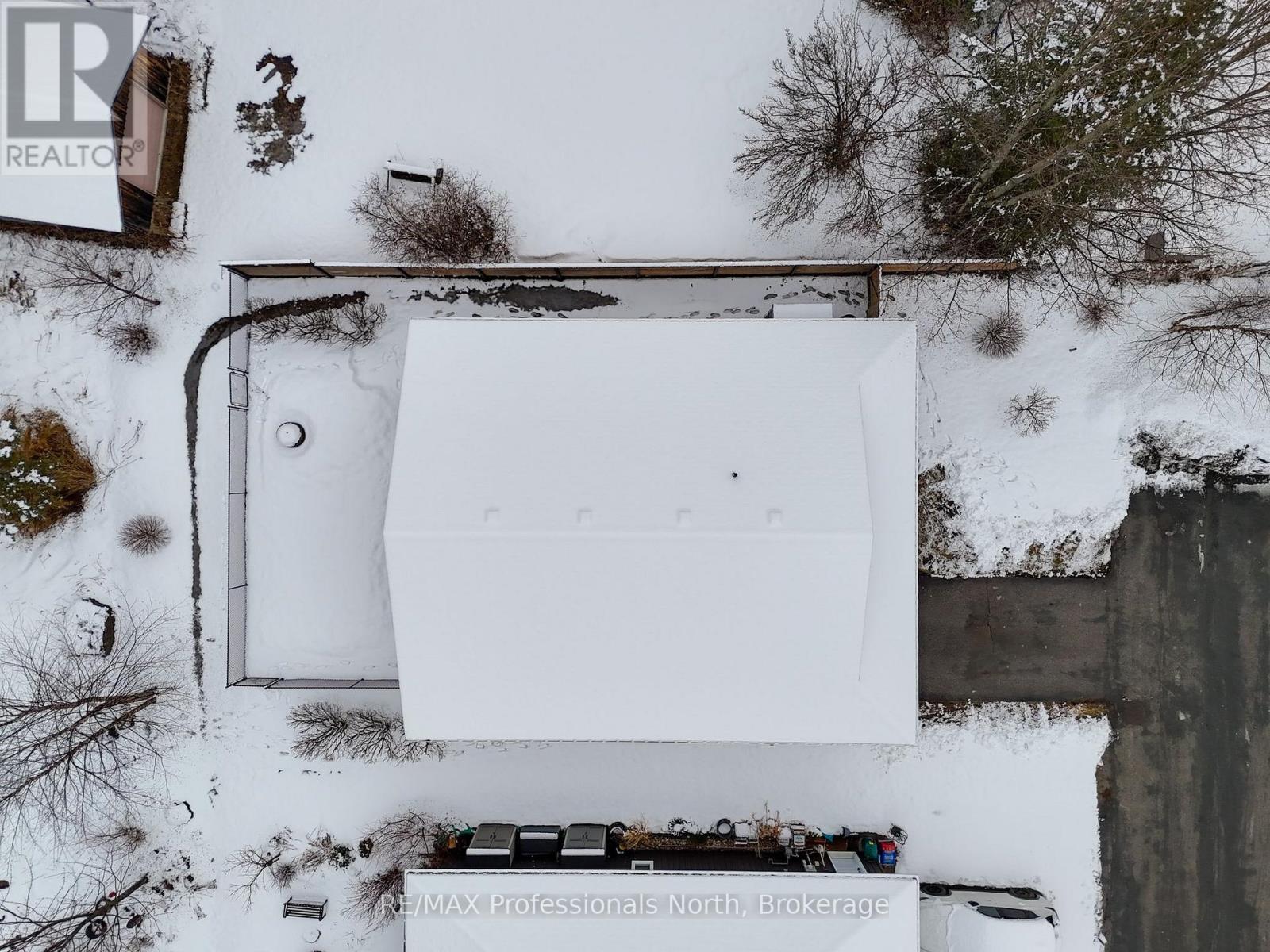 11 Autumn Lane, Huntsville, Ontario  P1H 0C7 - Photo 3 - X12990910