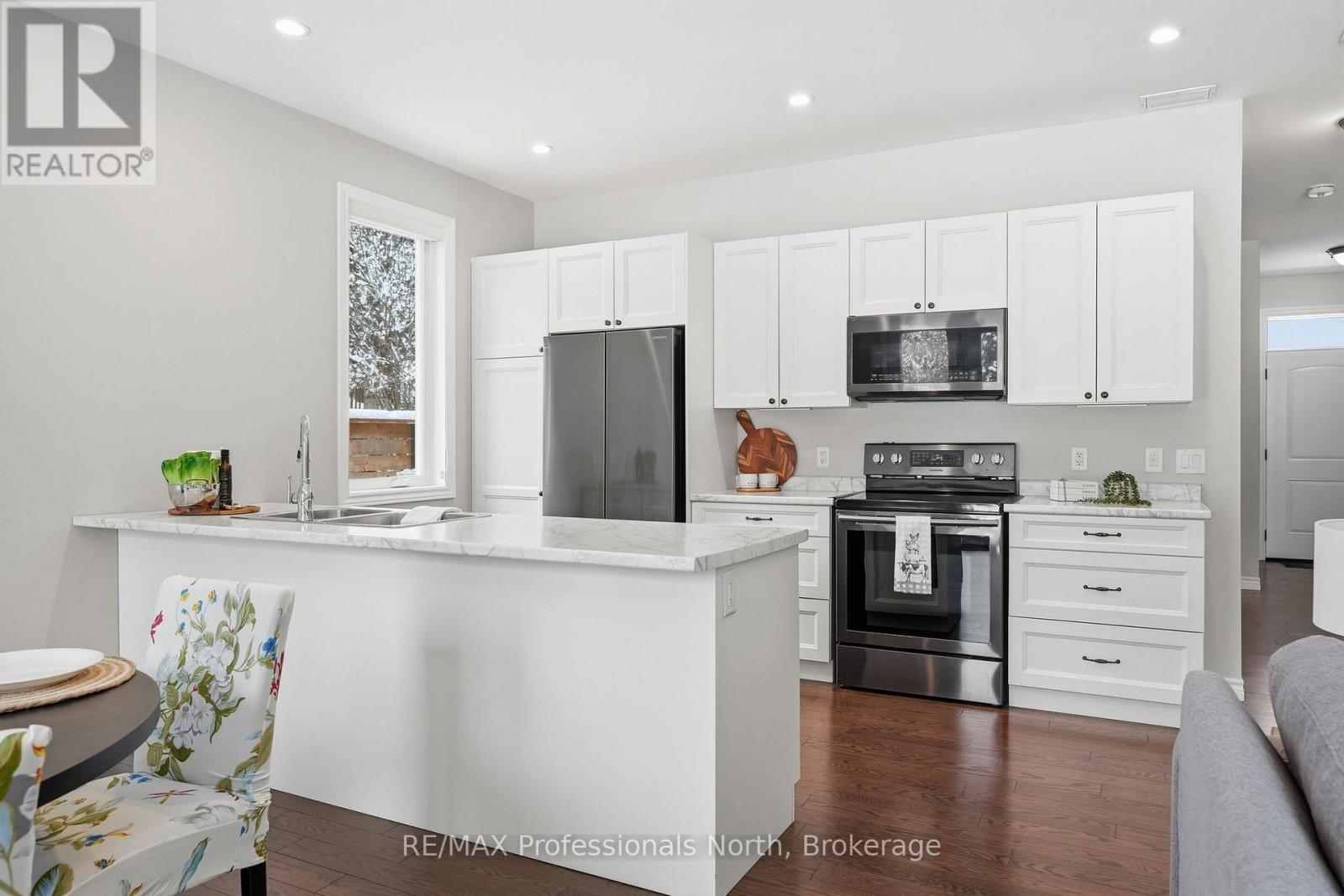 11 Autumn Lane, Huntsville, Ontario  P1H 0C7 - Photo 7 - X12990910