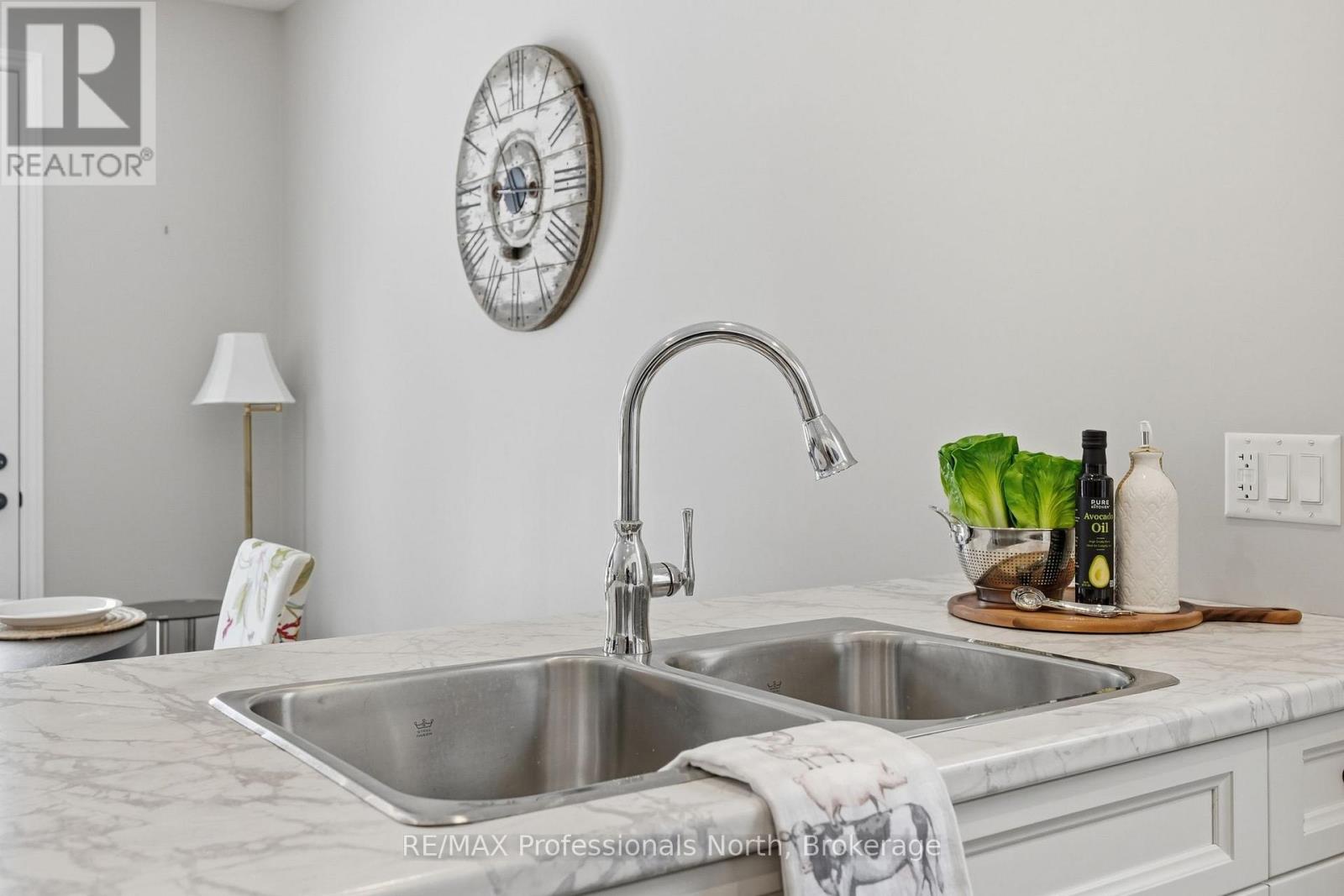 11 Autumn Lane, Huntsville, Ontario  P1H 0C7 - Photo 9 - X12990910