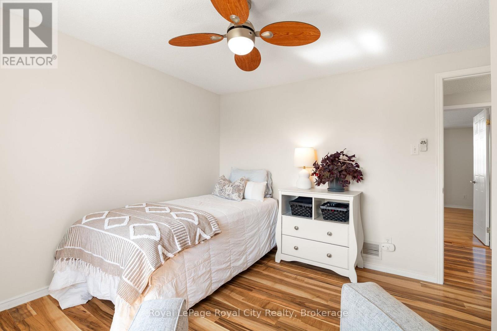 22 Thompson Drive, Guelph, Ontario N1E 7A5 - Photo 23 - X12990952