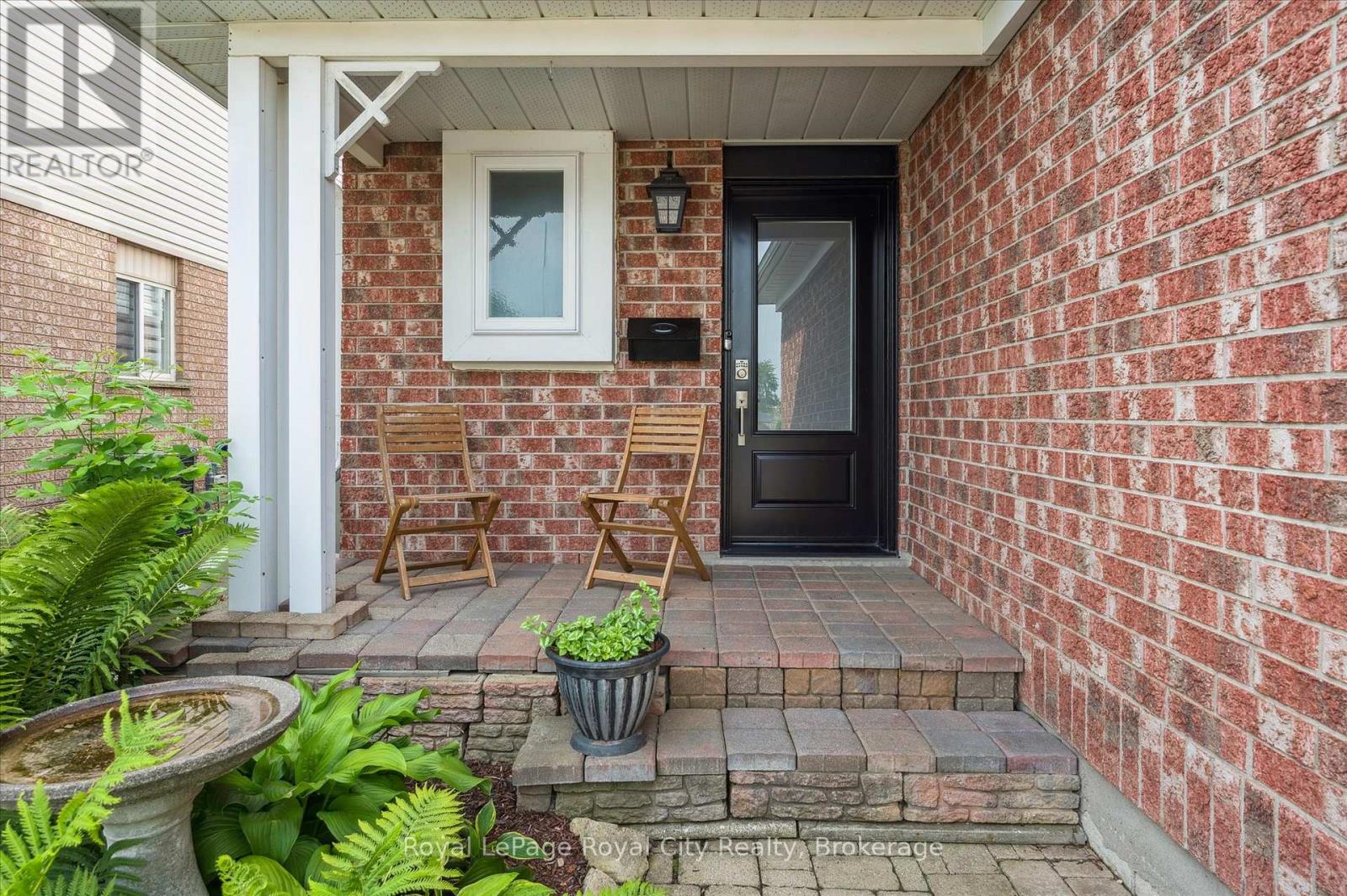 22 Thompson Drive, Guelph, Ontario N1E 7A5 - Photo 3 - X12990952