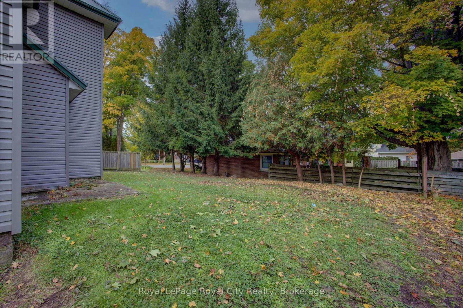 103 Patrick Street E, North Huron, Ontario N0G 2N0 - Photo 11 - X12990964