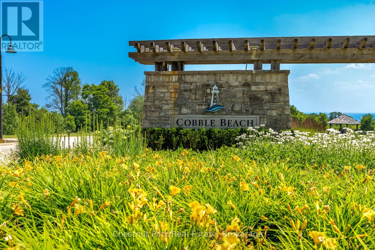 161 Hawthorn Crescent, Georgian Bluffs, Ontario  N0H 1S0 - Photo 2 - X12991030