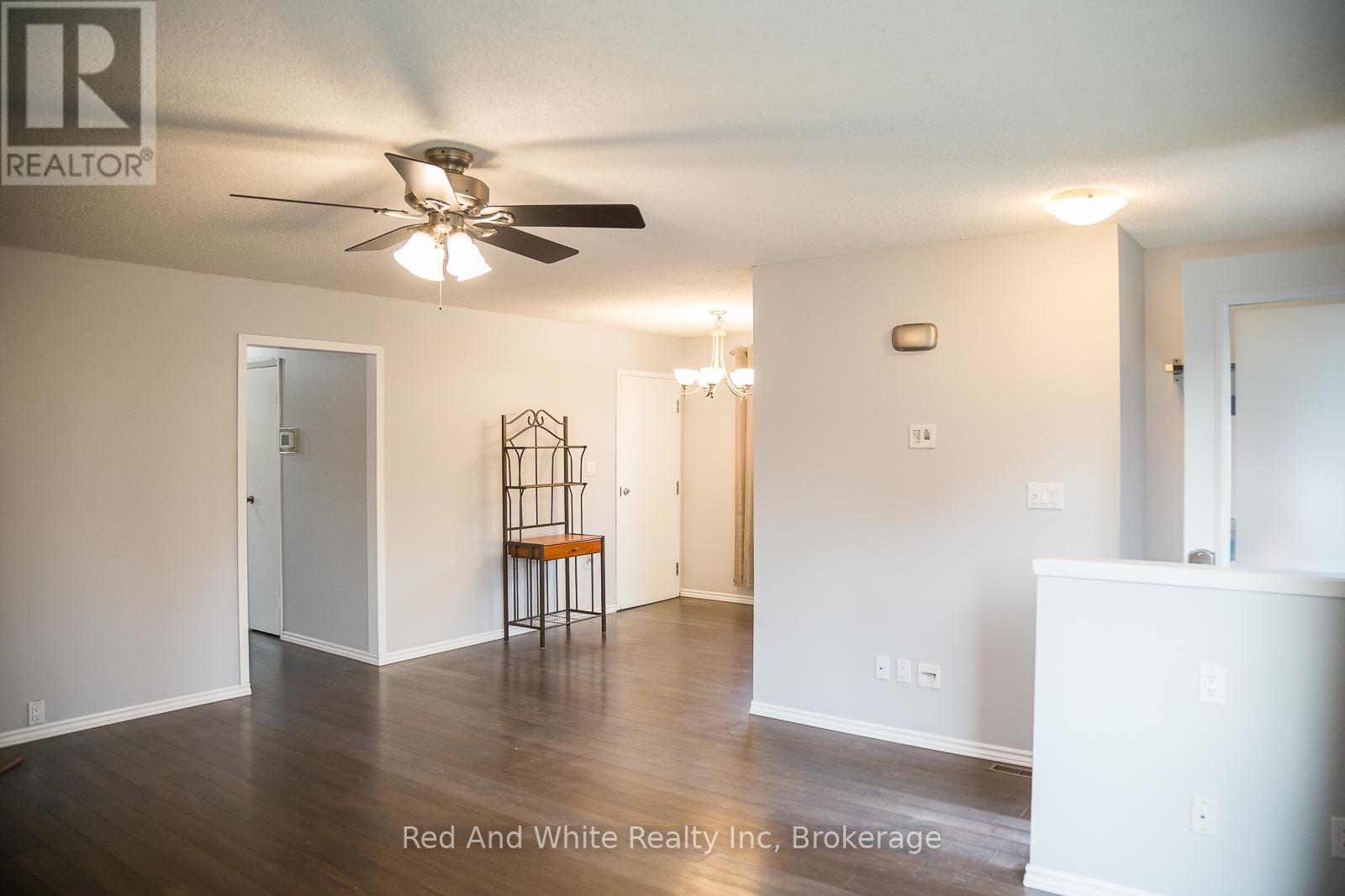 96 Pathfinder Crescent, Kitchener, Ontario N2P 1S6 - Photo 11 - X12991064