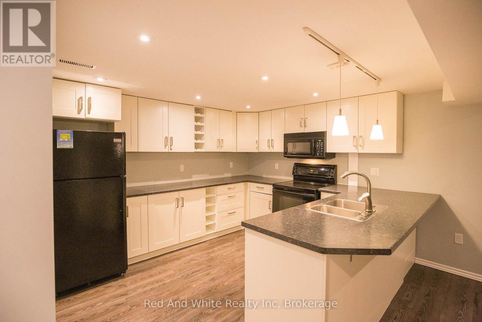 96 Pathfinder Crescent, Kitchener, Ontario N2P 1S6 - Photo 15 - X12991064