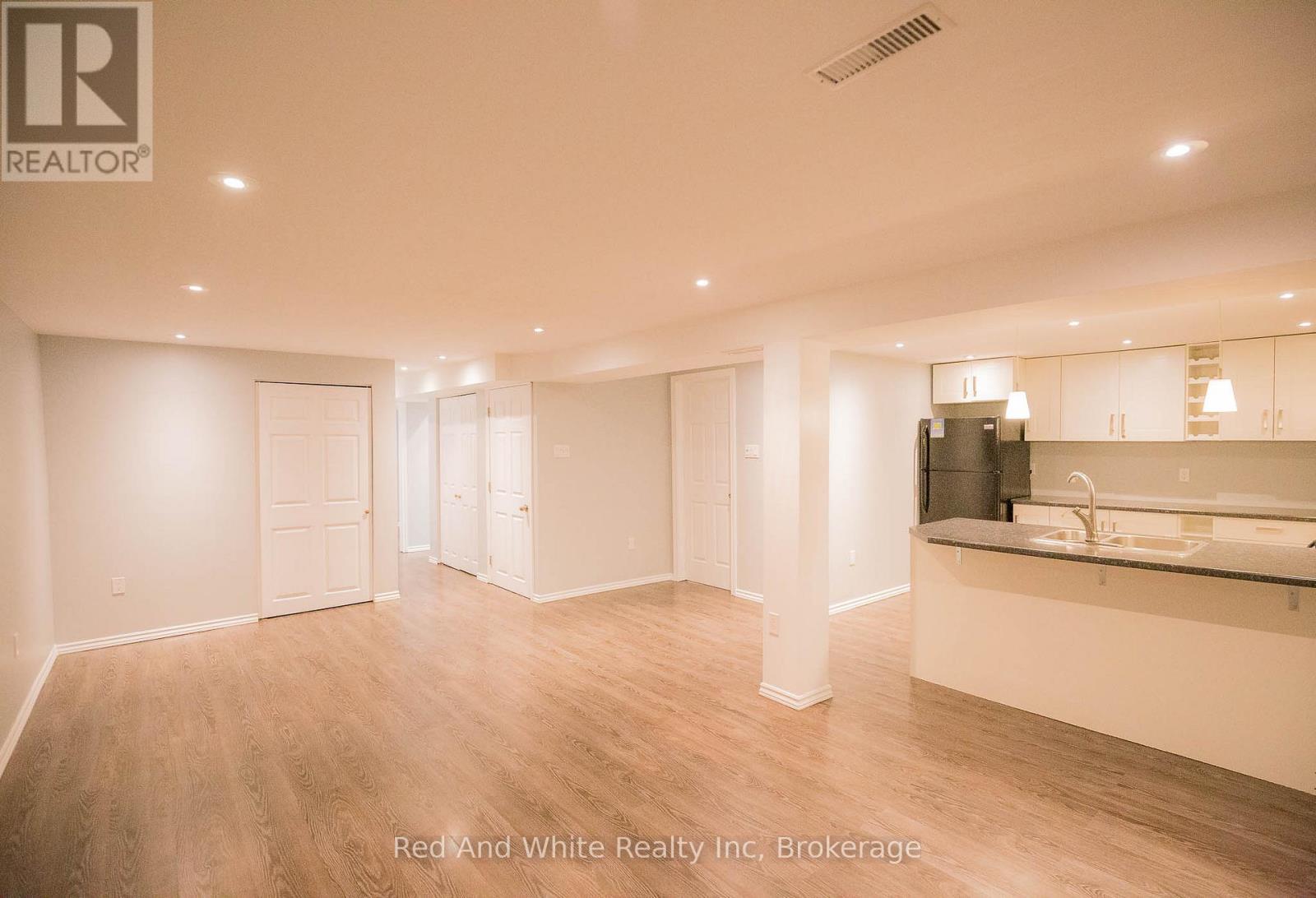 96 Pathfinder Crescent, Kitchener, Ontario N2P 1S6 - Photo 16 - X12991064