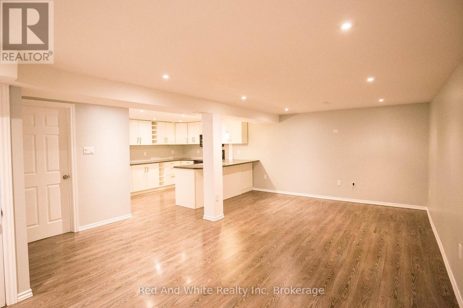 96 Pathfinder Crescent, Kitchener, Ontario N2P 1S6 - Photo 17 - X12991064