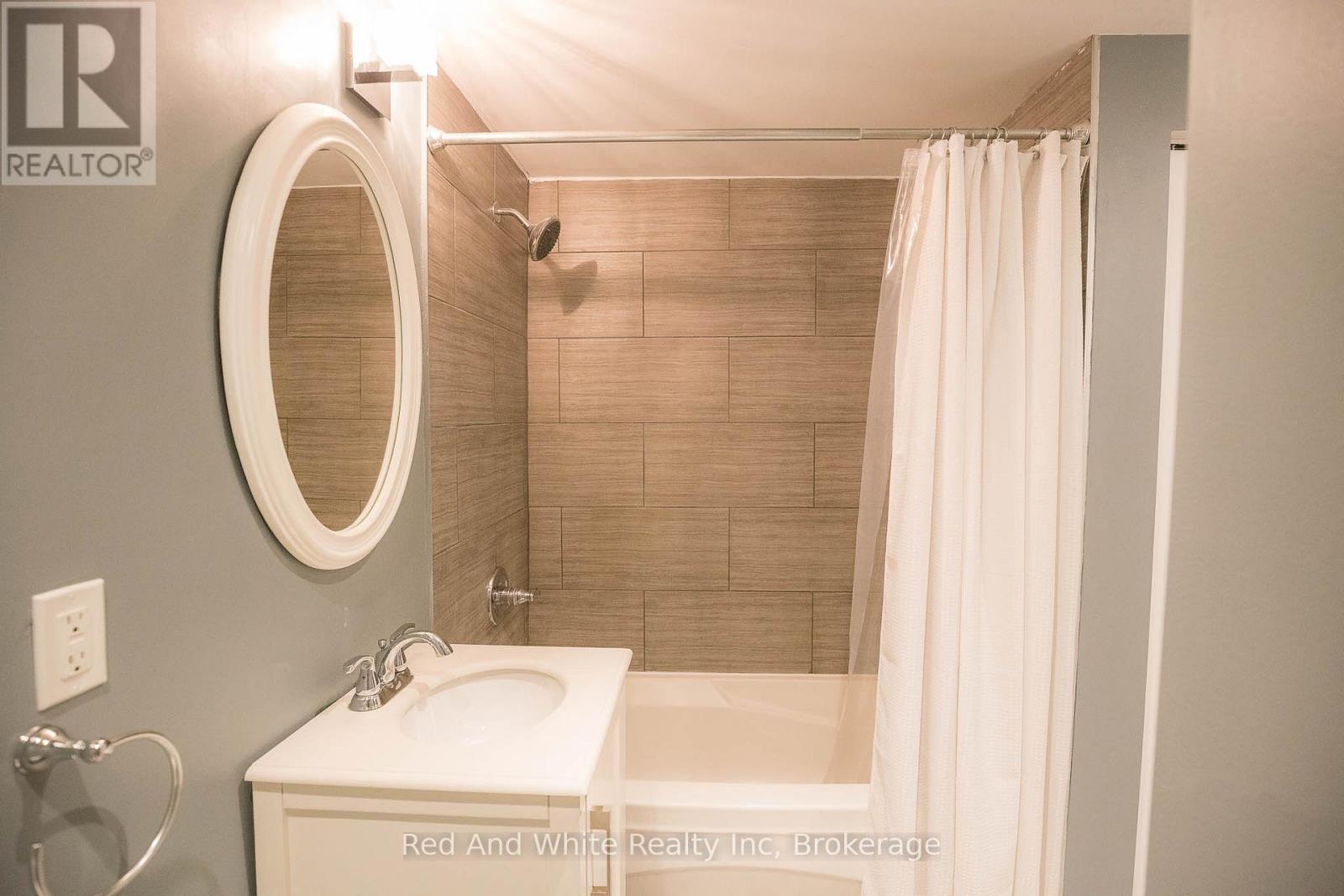 96 Pathfinder Crescent, Kitchener, Ontario N2P 1S6 - Photo 19 - X12991064