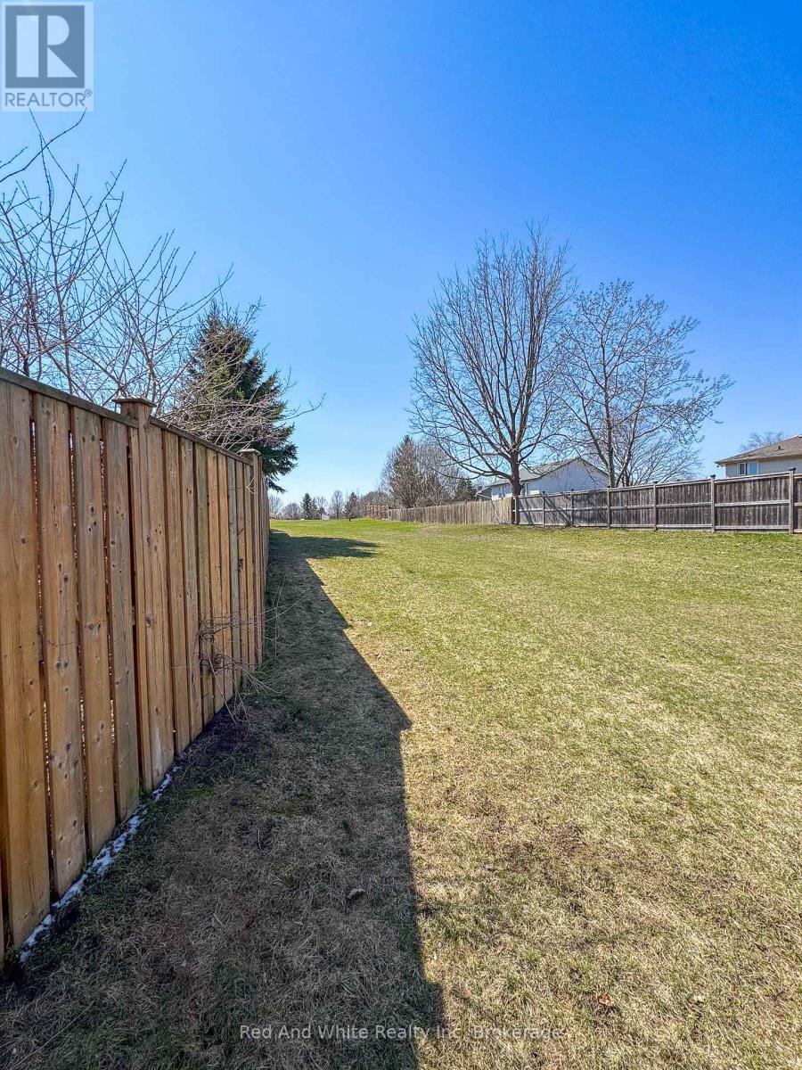 96 Pathfinder Crescent, Kitchener, Ontario N2P 1S6 - Photo 6 - X12991064