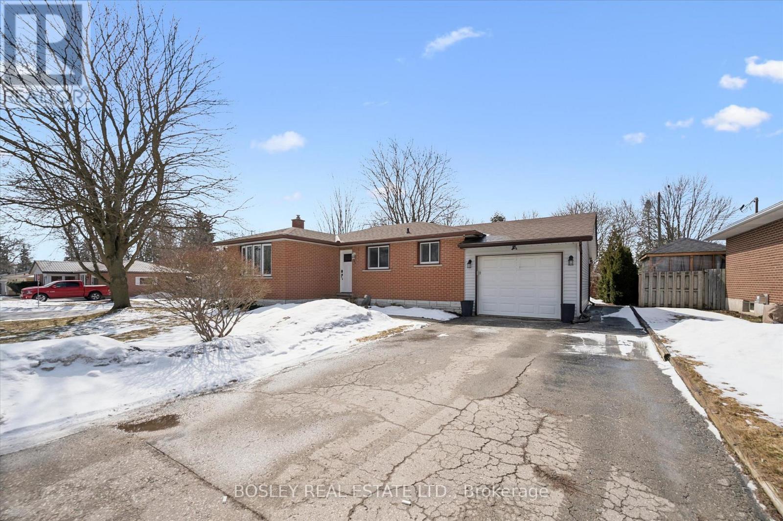 204 Irvine Street, Centre Wellington, Ontario  N0B 1S0 - Photo 3 - X12912972