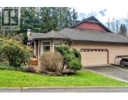 1102 STRATHAVEN DRIVE, North Vancouver, British Columbia