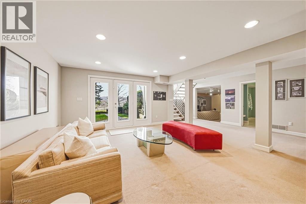 2 Anslow Court, Dundas, Ontario  L9H 6Z2 - Photo 36 - 40820128