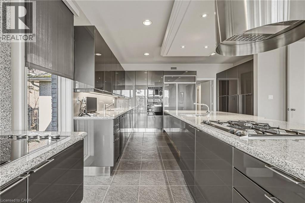 2 Anslow Court, Dundas, Ontario  L9H 6Z2 - Photo 16 - 40820128