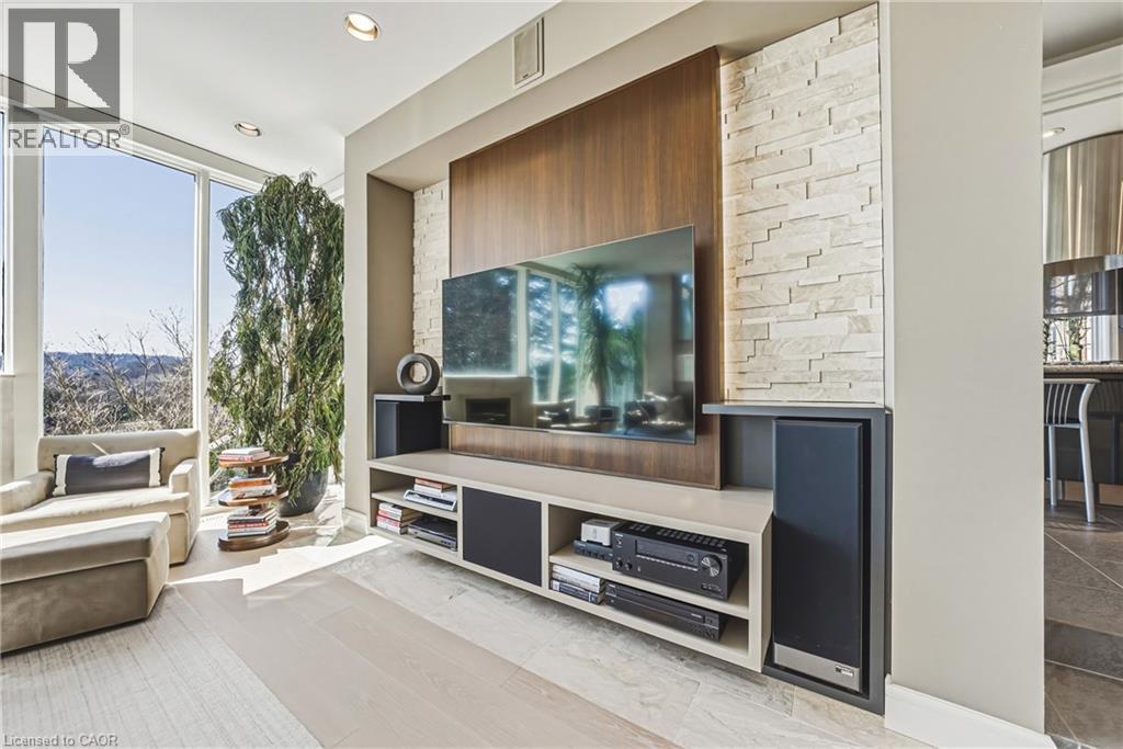 2 Anslow Court, Dundas, Ontario  L9H 6Z2 - Photo 11 - 40820128