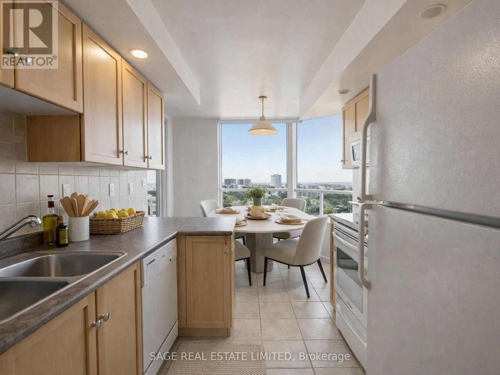 1935 - 125 Omni Drive, Toronto, Ontario  M1P 5A9 - Photo 3 - E12990776