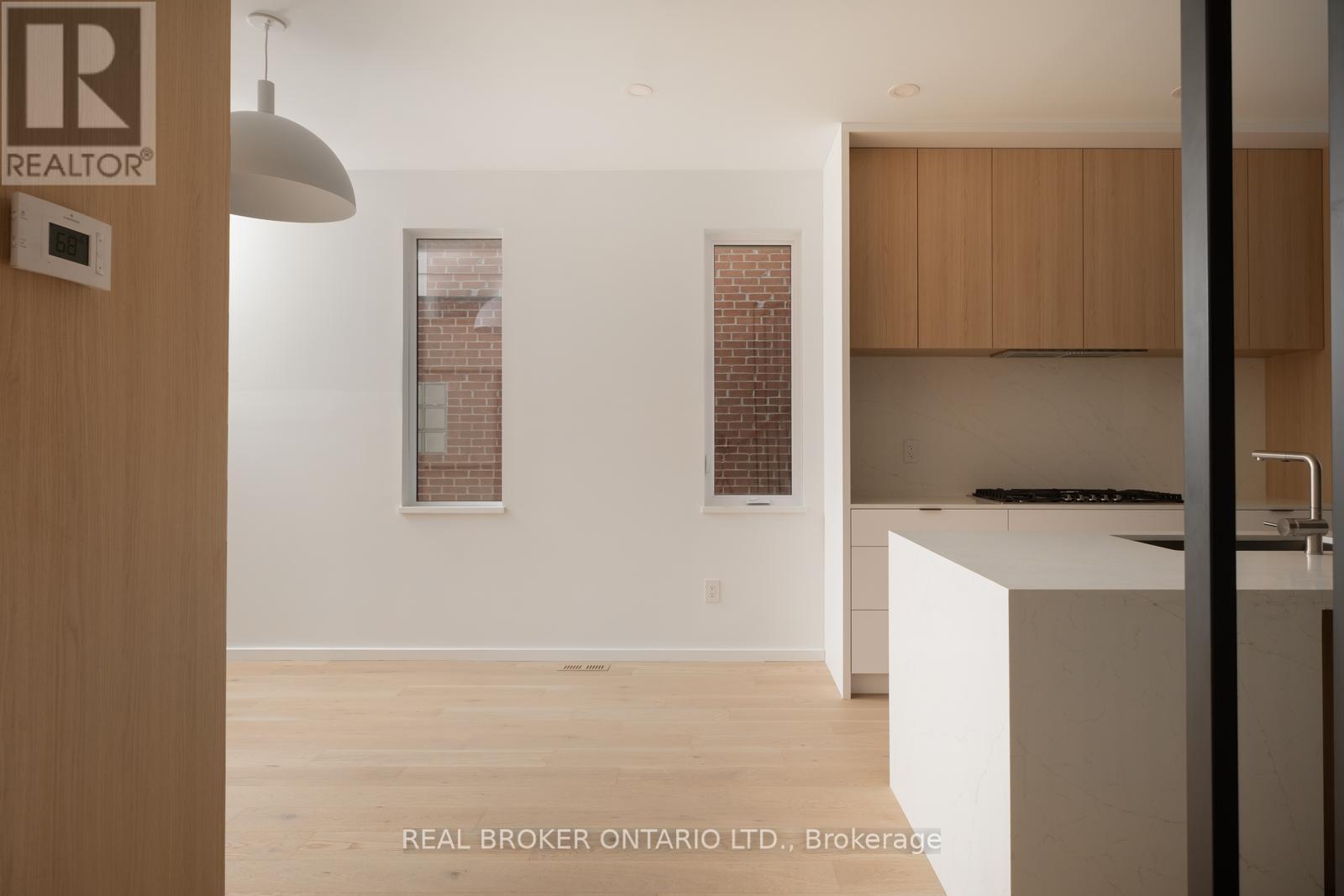 B - 36 ARUNDEL AVENUE, Toronto, Ontario