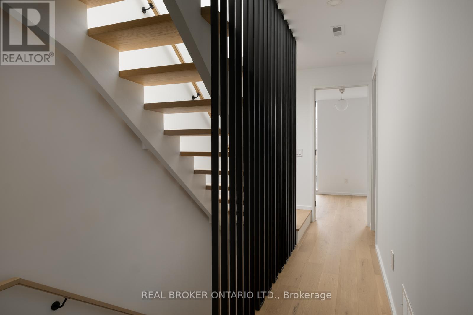 B - 36 Arundel Avenue, Toronto, Ontario  M4K 3A2 - Photo 15 - E12990818