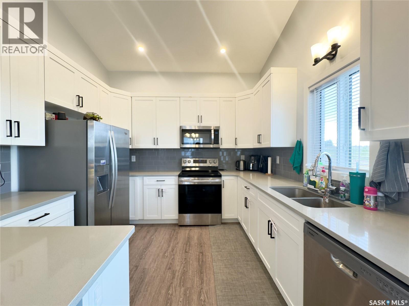 302 Pepper Place, Saskatoon, Saskatchewan  S7V 1S7 - Photo 10 - SK032699