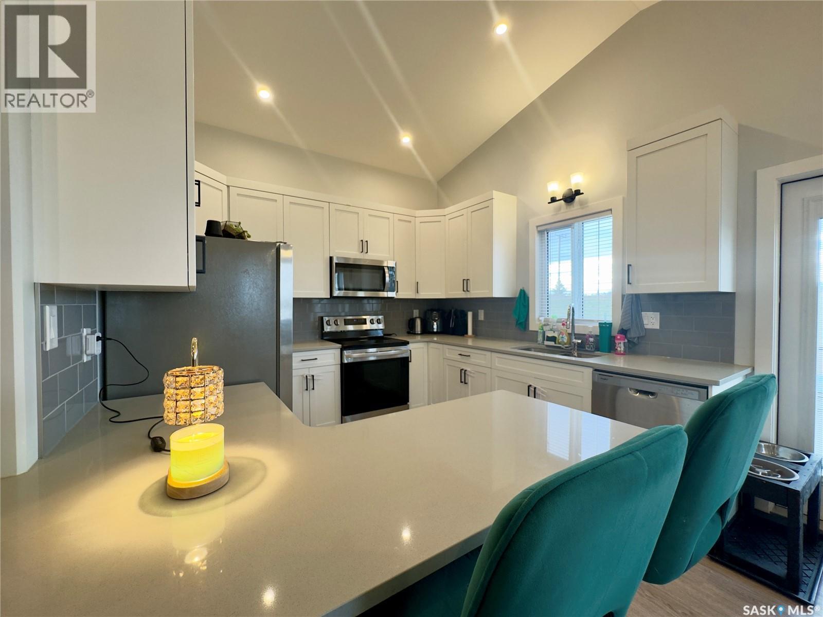 302 Pepper Place, Saskatoon, Saskatchewan  S7V 1S7 - Photo 8 - SK032699