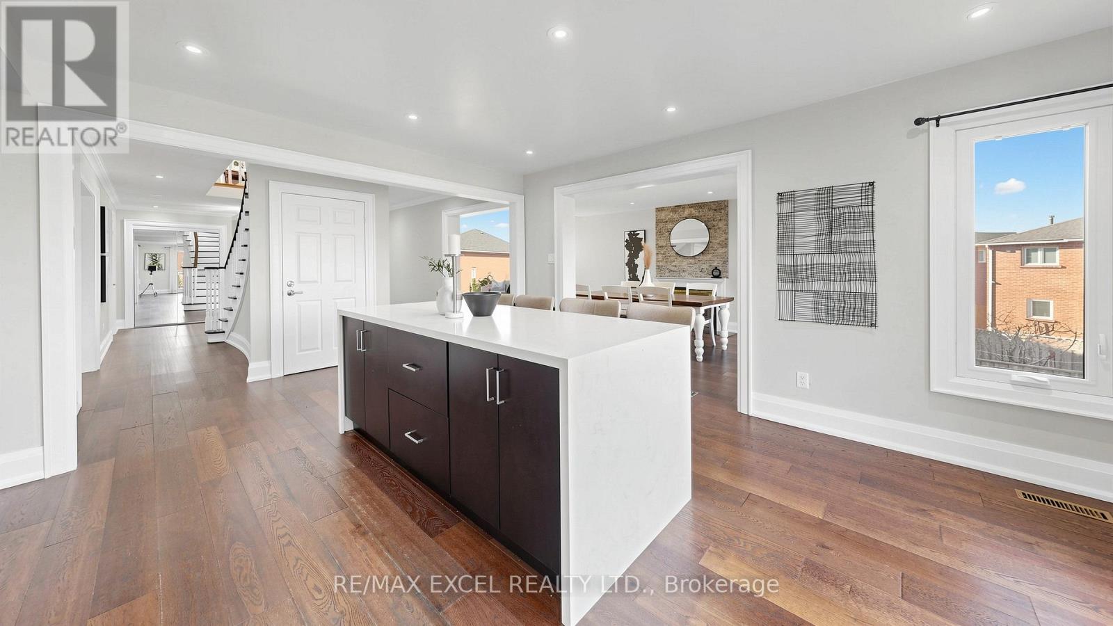 43 Piccadilly Road, Richmond Hill, Ontario  L4B 1S9 - Photo 10 - N12990726