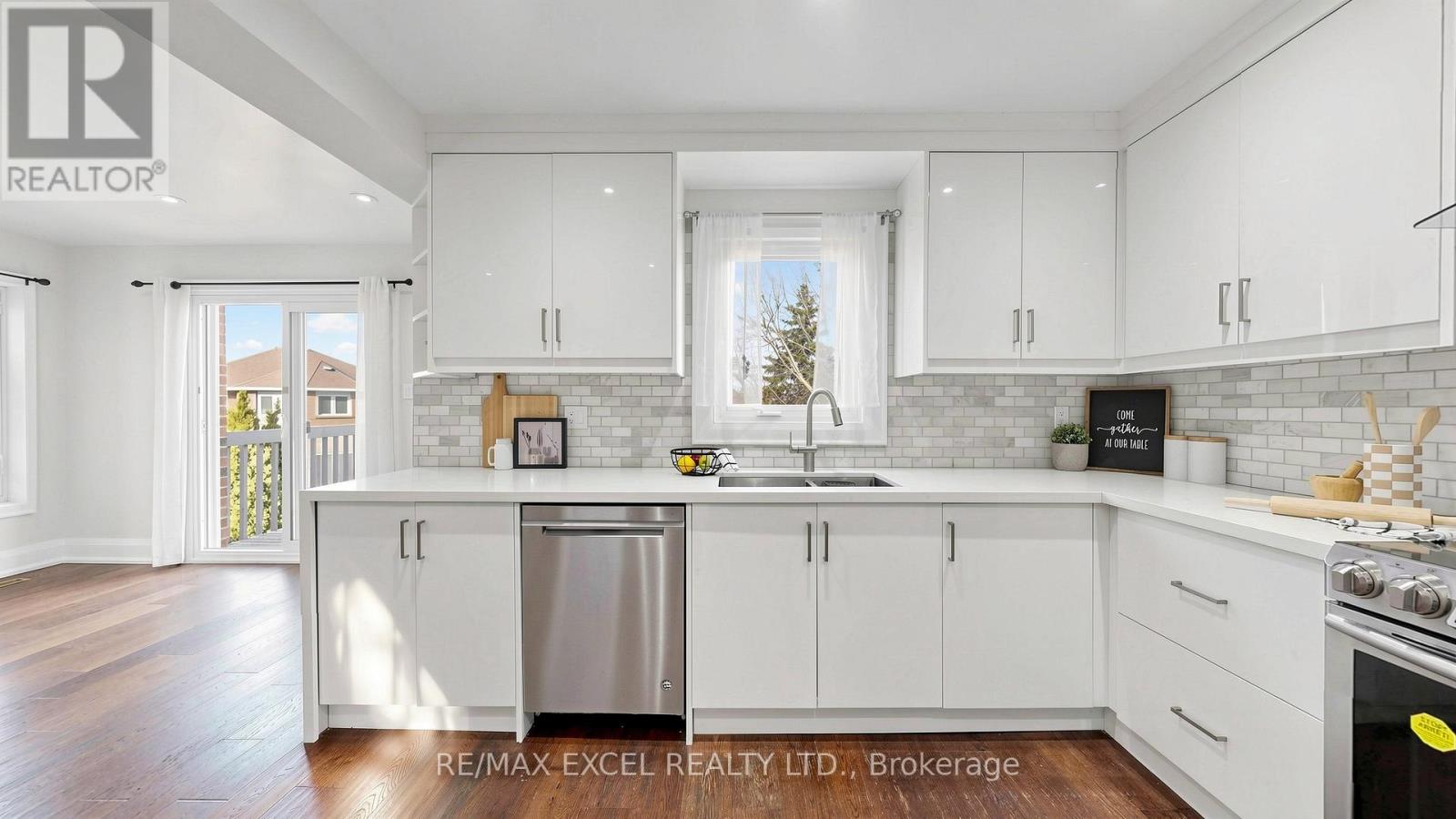 43 Piccadilly Road, Richmond Hill, Ontario  L4B 1S9 - Photo 12 - N12990726