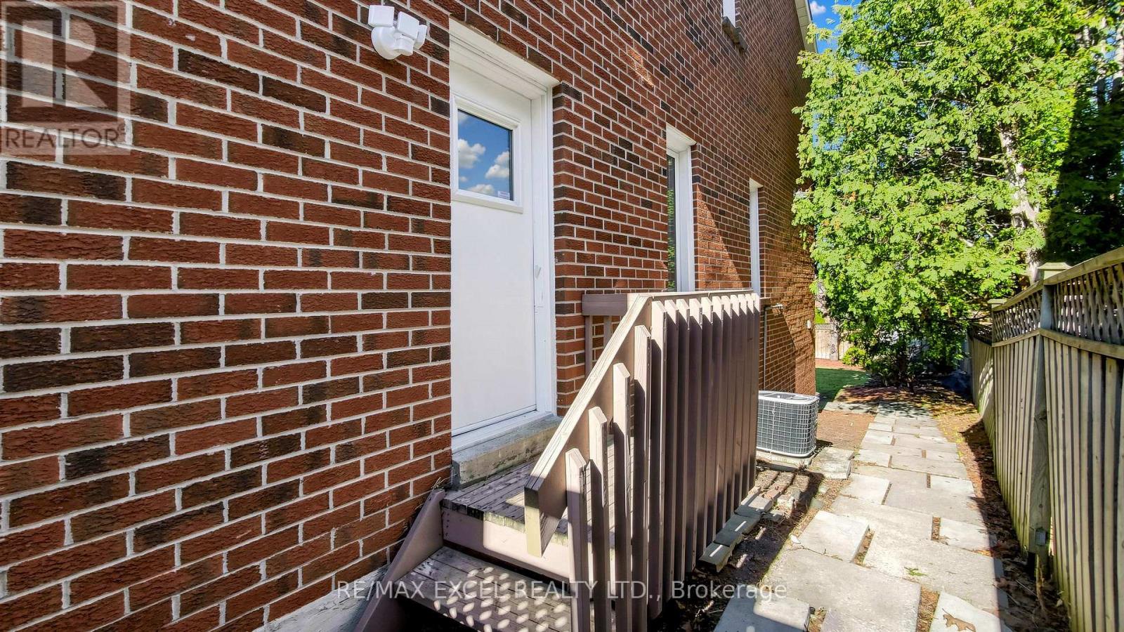 43 Piccadilly Road, Richmond Hill, Ontario  L4B 1S9 - Photo 49 - N12990726