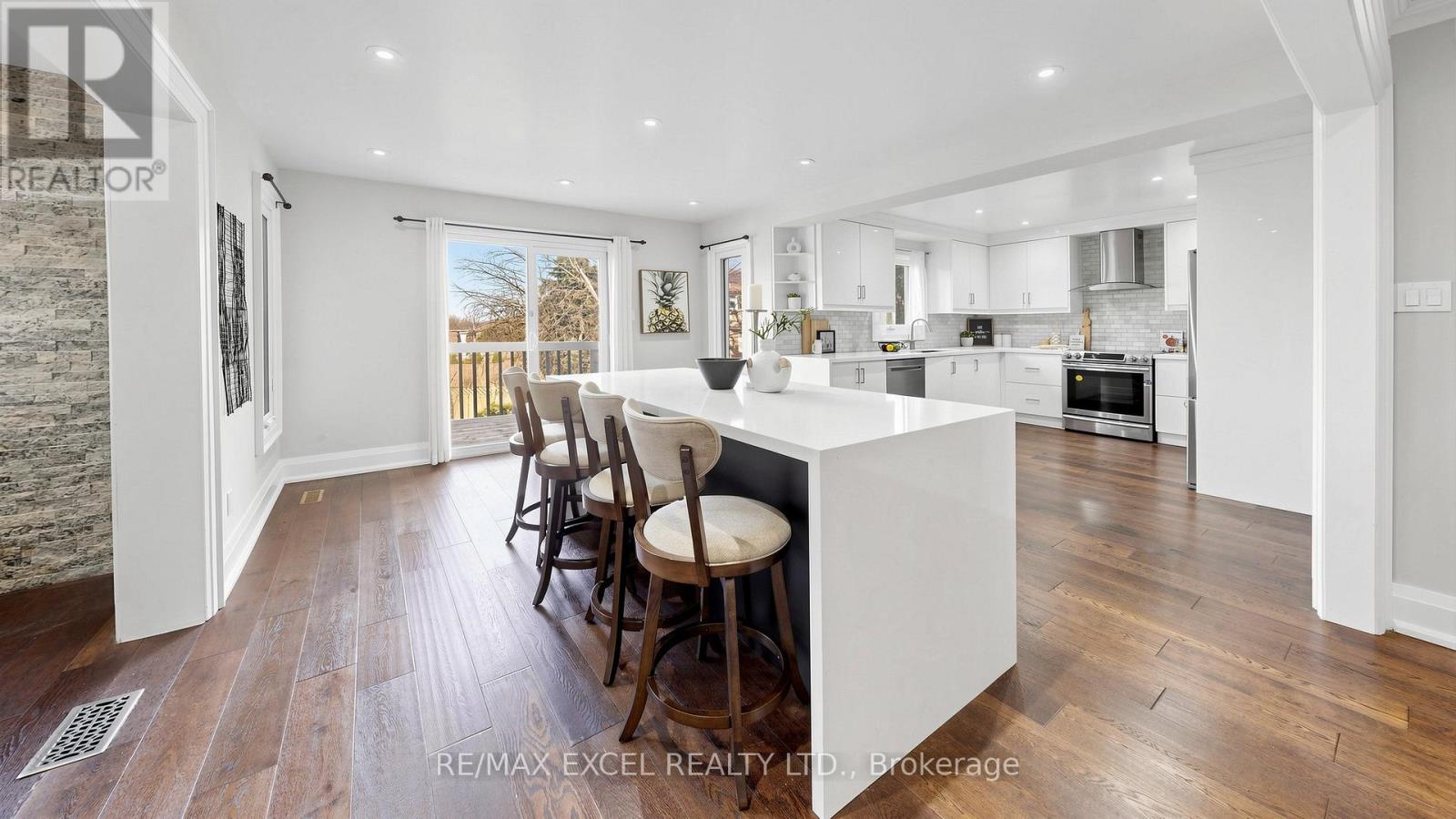 43 Piccadilly Road, Richmond Hill, Ontario  L4B 1S9 - Photo 8 - N12990726