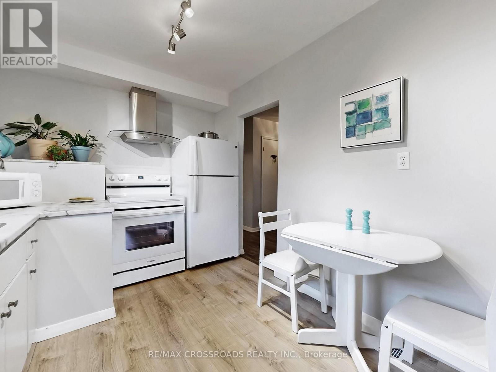 366 Palmer Avenue, Richmond Hill, Ontario  L4C 1P6 - Photo 13 - N12990732