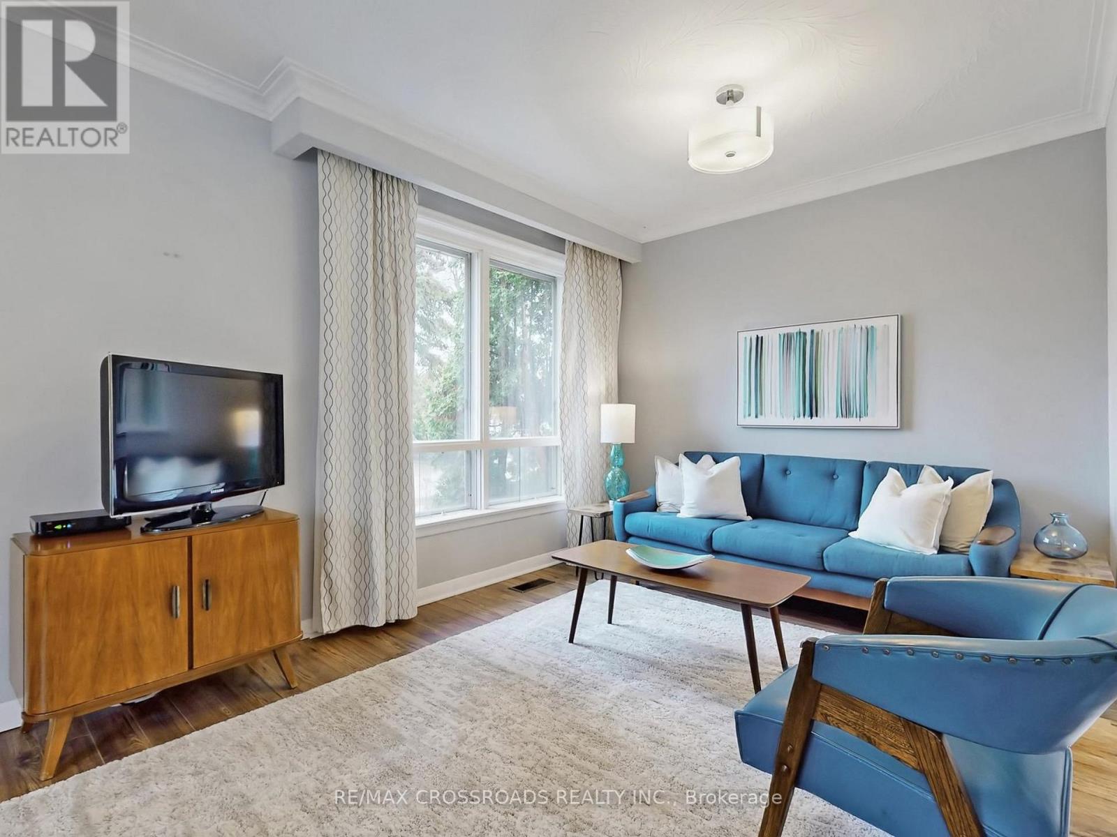 366 Palmer Avenue, Richmond Hill, Ontario  L4C 1P6 - Photo 5 - N12990732