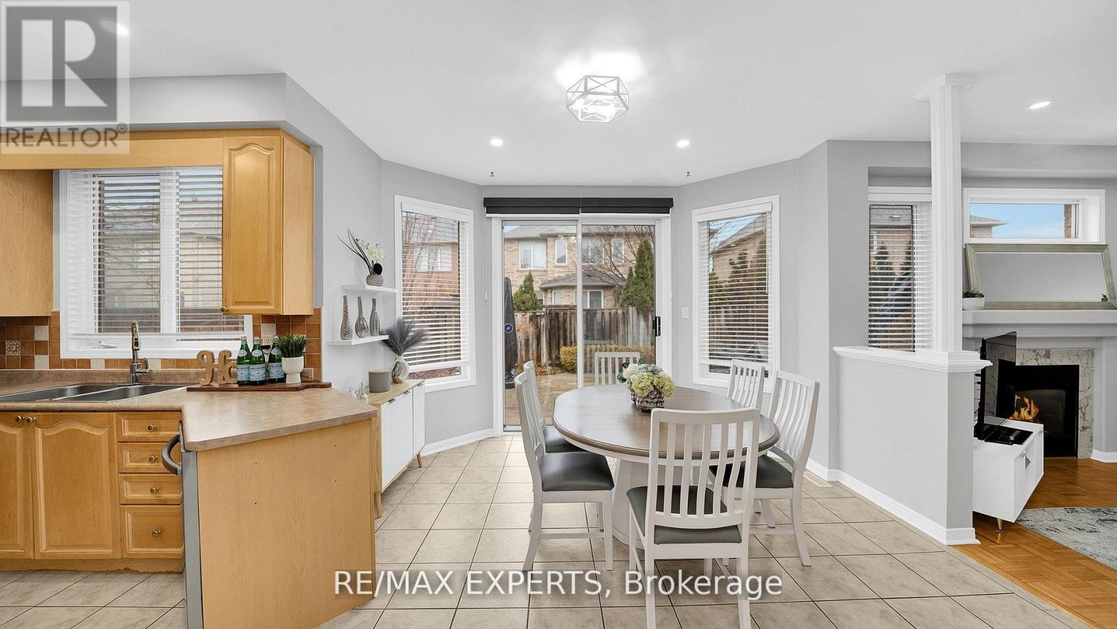 11 Crew Crescent, Vaughan, Ontario  L6A 3E9 - Photo 11 - N12990778